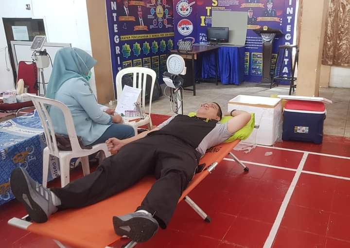 Petugas Rupajang Kota Padang Panjang saat mendonorkan darah mereka, Kamis (3/8/2023) kemaren.